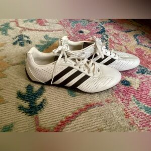 Adidas Goodyear Women’s White and Black Athletic, Driver, Turf Sneakers size 9.5